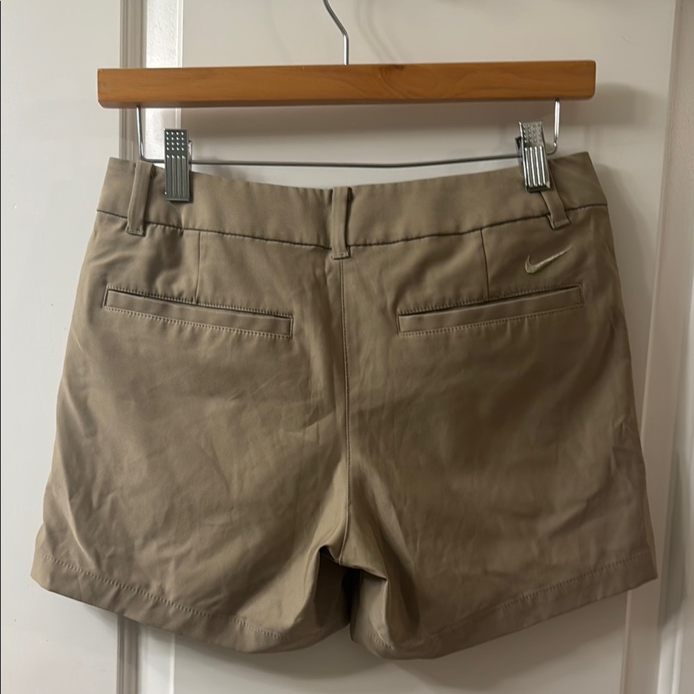Nike Golf Tan Women’s Golf Athletic 4”Shorts Size 2 - Picture 2 of 6